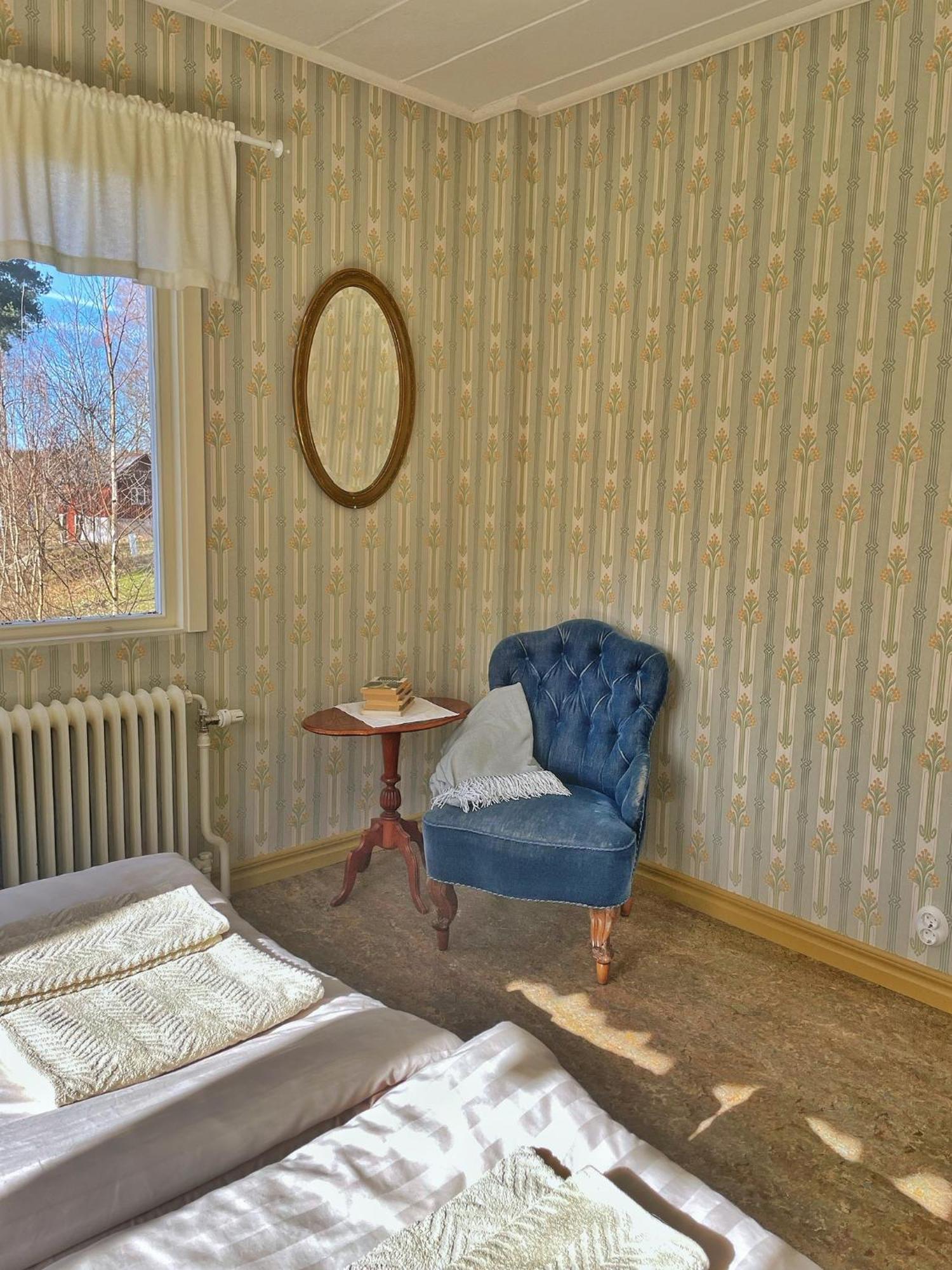 Viktors Affaershus Bed & Breakfast Atran Exterior photo